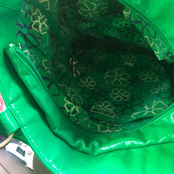 Vera Bradley green tote/pursue - Picture 3 of 3